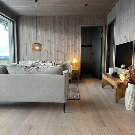 - Penthouse - In/out شقة